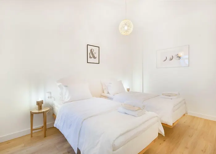 Maryflower Premium Apartments Piraeus